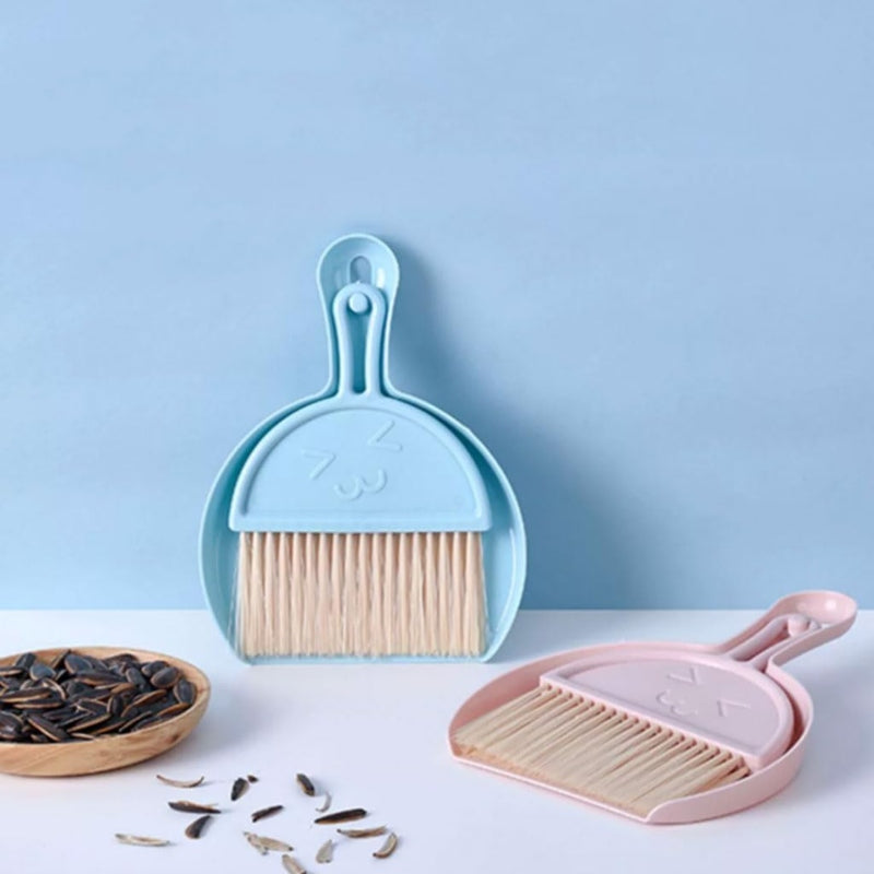 Mini dustpan and broom set