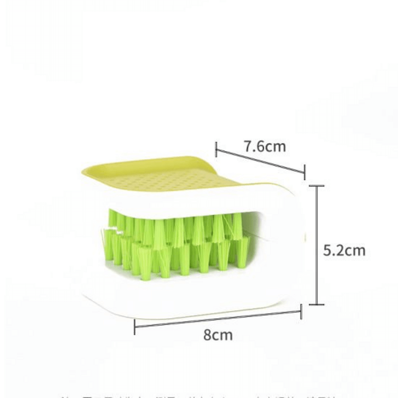 Blade cleaning brush