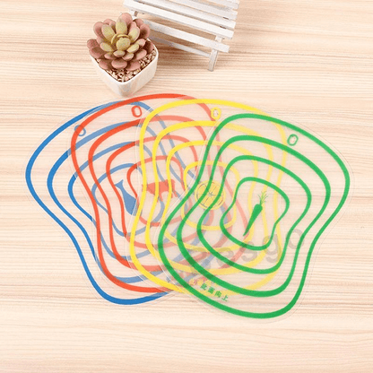 Plastic cutting board non-slip