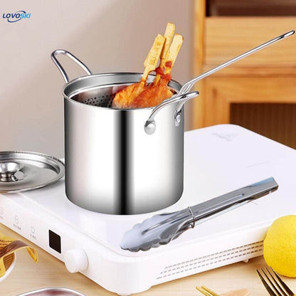 Fryer pot with stainer