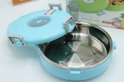 Lunch box for breakfast for children and office workers