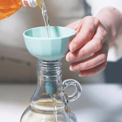 Silicone oil folding funnel