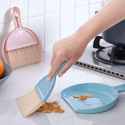 Mini dustpan and broom set