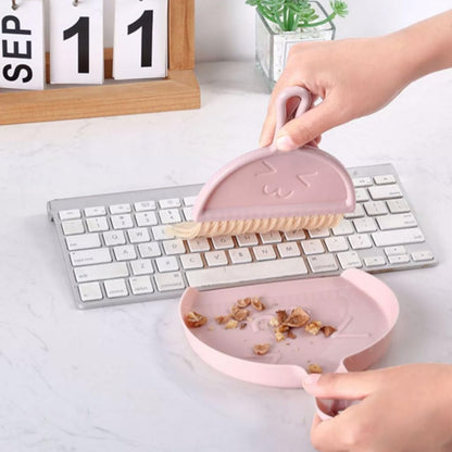 Mini dustpan and broom set