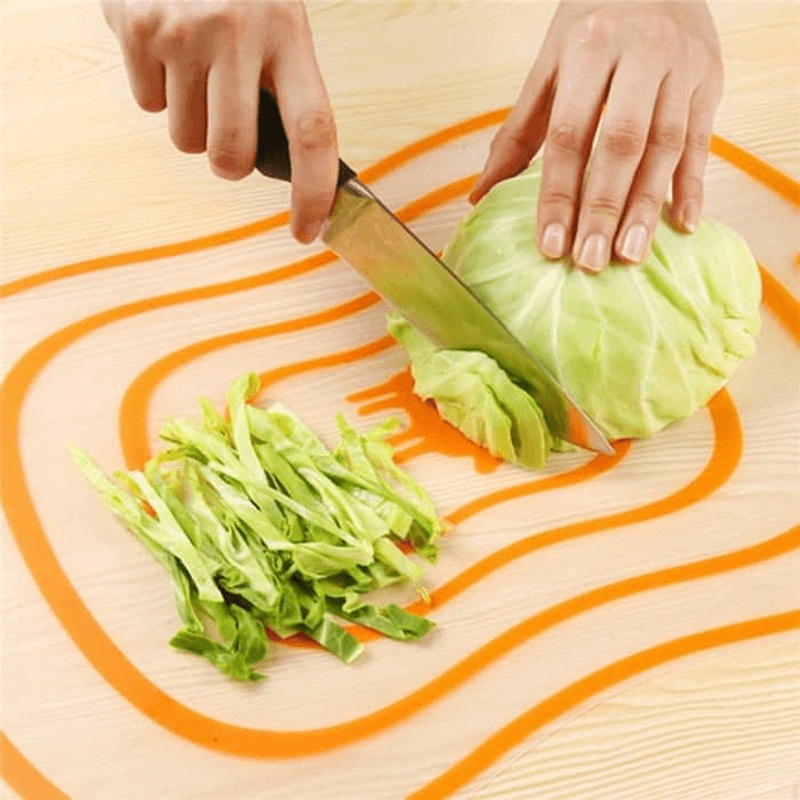 Plastic cutting board non-slip