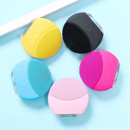 Rechargeable facial cleansing brush