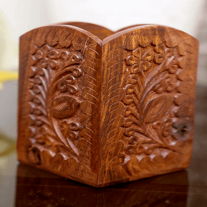 Wooden pen holder round  -- brass engraving