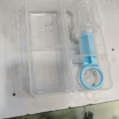 Baby medicine feeder small dropper choke prevention