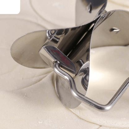 Large dumpling dough circle roller cutter