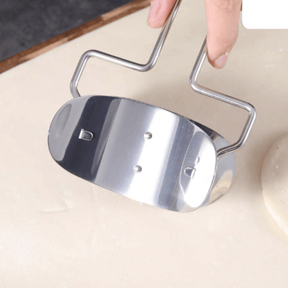 Large dumpling dough circle roller cutter
