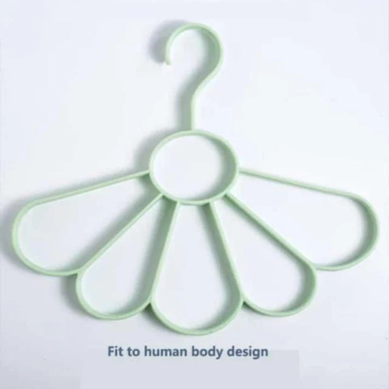 Flower Shaped 5 Slot Belt Hanger