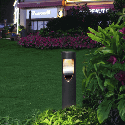 Outdoor solar lawn lamp