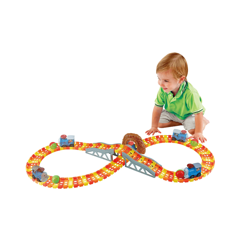 kids-under-tunnel-electric-train-set